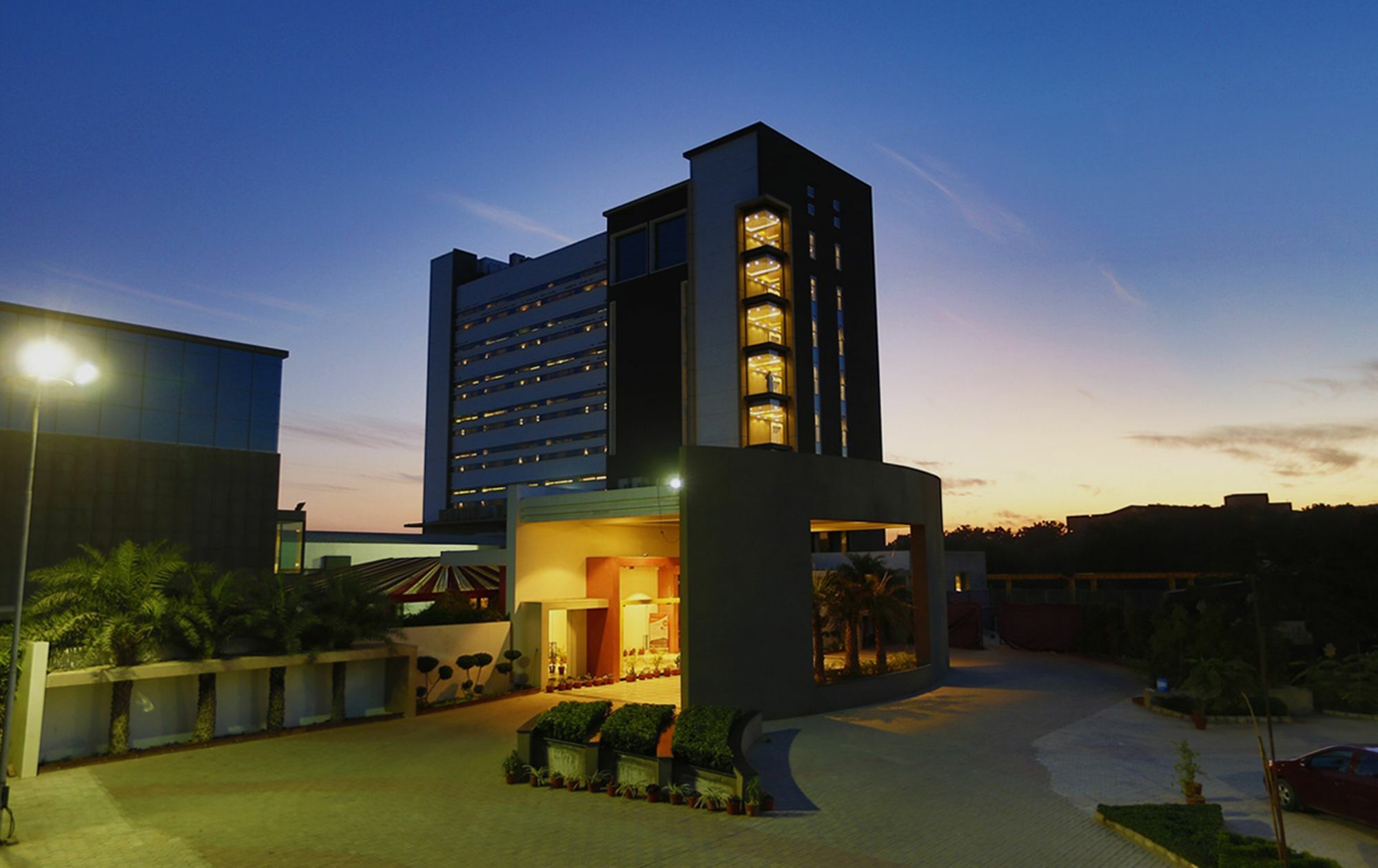 Hotel Kasturi Orchid Pāl Εξωτερικό φωτογραφία