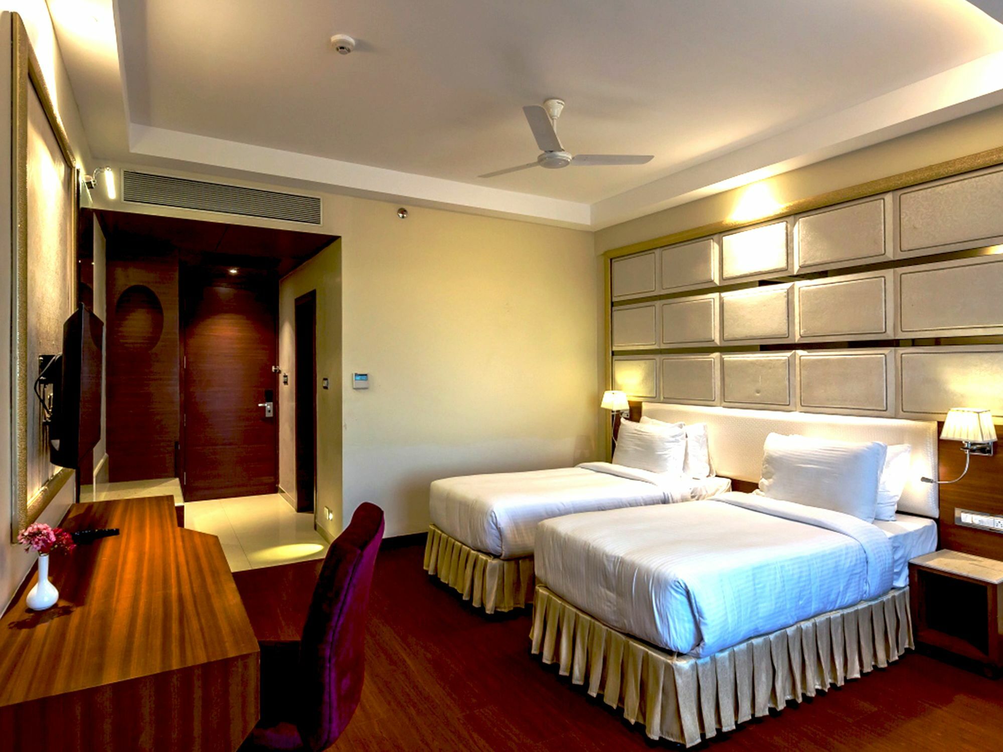 Hotel Kasturi Orchid Pāl Εξωτερικό φωτογραφία