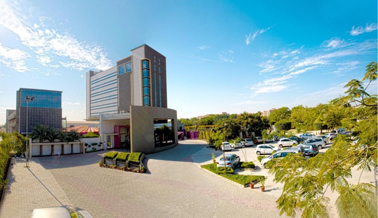 Hotel Kasturi Orchid Pāl Εξωτερικό φωτογραφία